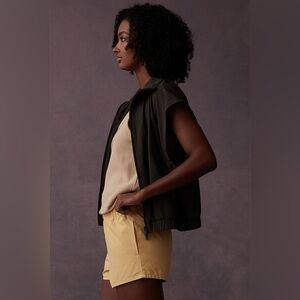 NWT Women’s X-Large Fear Of God Essentials Drawstring Logo Shorts Light Tuscan